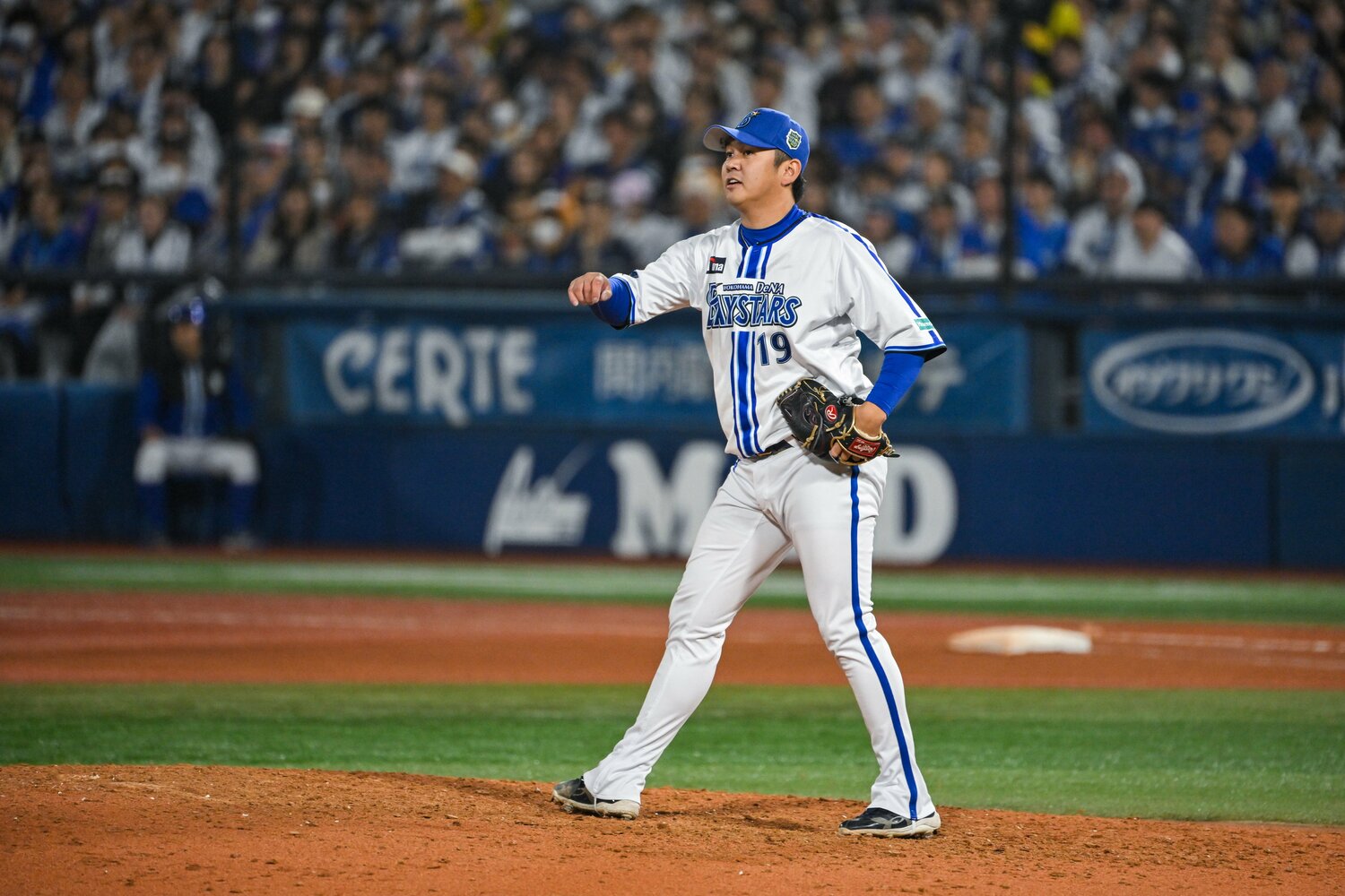 ブルペンのリーダー、山﨑康晃も牧の成長を高く評価した ©Nanae Suzuki