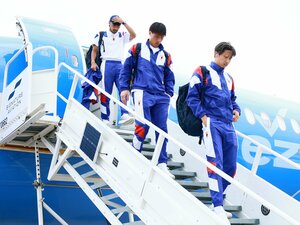 チャーター機で移動する日本代表。じつはグループリーグでの移動距離は全48カ国中8番目に長かった