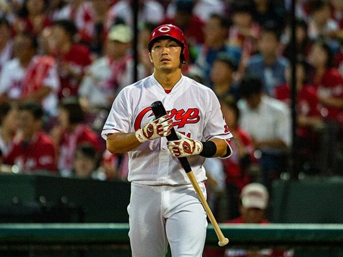 広島の中心は鈴木誠也と大瀬良大地。昨年戦力になれなかった2人の逆襲。＜Number Web＞ photograph by Nanae Suzuki