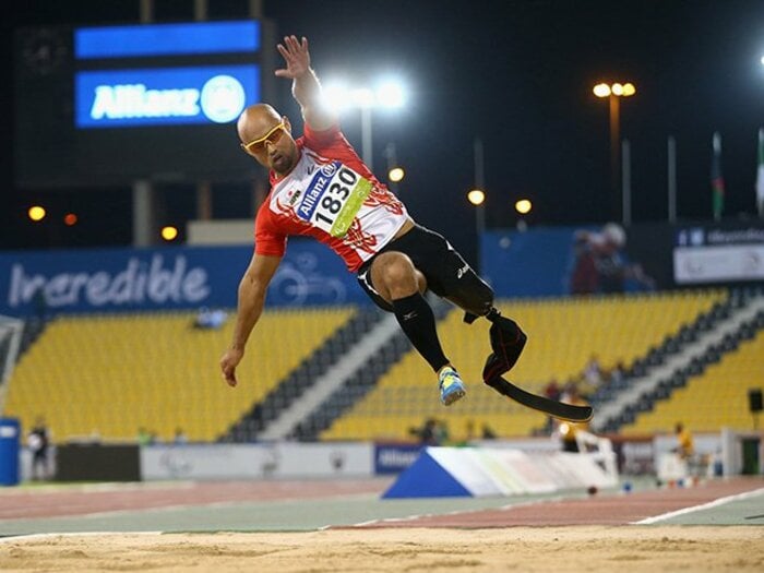 パラ走り幅跳び“世界最強”山本篤。日本初メダリスト、探究心で頂点を。＜Number Web＞ photograph by Getty Images