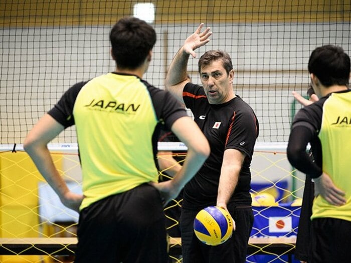 男子バレーを生まれ変わらせる仕事。ブランコーチが掲げる3つのポイント。＜Number Web＞ photograph by Asami Enomoto