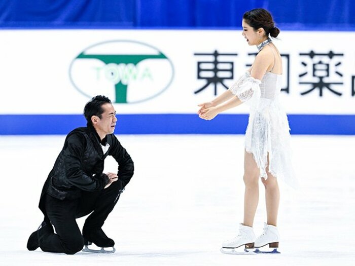 頭を抱える高橋に、村元が手を差し伸べ…“かなだい”が演技後に見せた3年目の“揺るぎない絆”「今日は多分寝れない」「パートナーがいないと…」<Number Web> photograph by Asami Enomoto