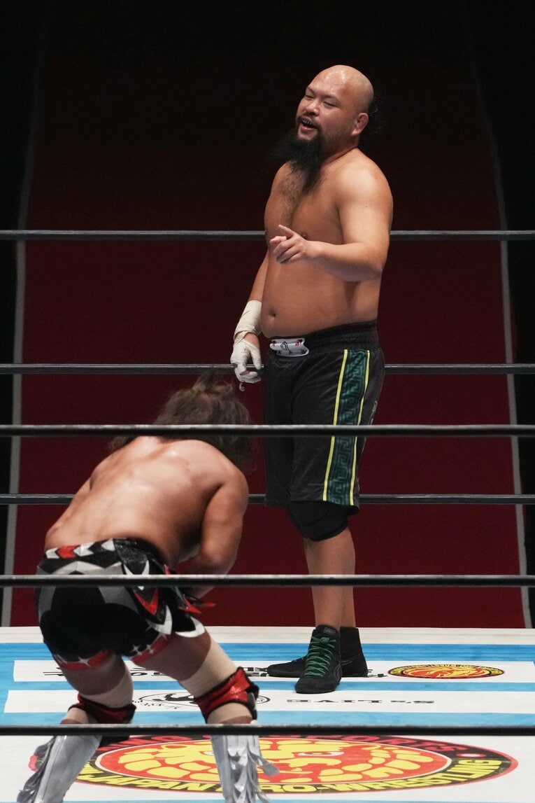 内藤哲也に立ち向かうオーカーン　©Masashi Hara