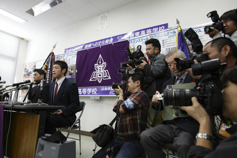 指名後、会見を行った菊池雄星　©Tamon Matsuzono