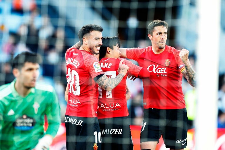 なぜ久保建英が“幻のアシスト”直後、代理監督と言い合いに？ レアル戦前に好調だがマジョルカは…〈撮影者の視点〉(16)