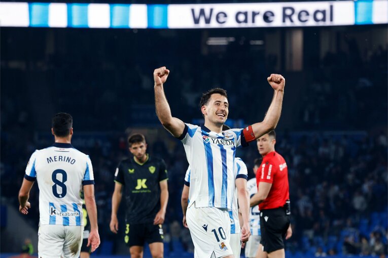 ゴールを挙げたオヤルサバル。「We Are Real」の象徴だ