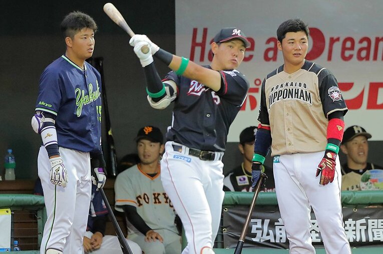2018年フレッシュオールスターの村上、安田、清宮。ここまでのキャリアで本塁打数に大きな差がついている ／ photograph by JIJI PRESS