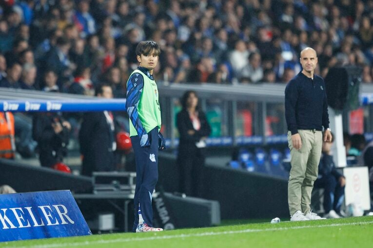 スタッフの声がけに一度立ち止まったものの、アップに向かった久保　©Daisuke Nakashima