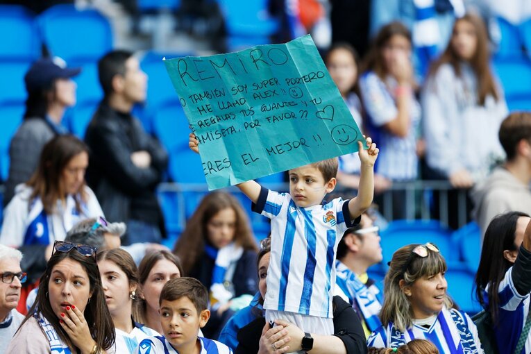 守護神レミーロへの応援ボード　©Daisuke Nakashima