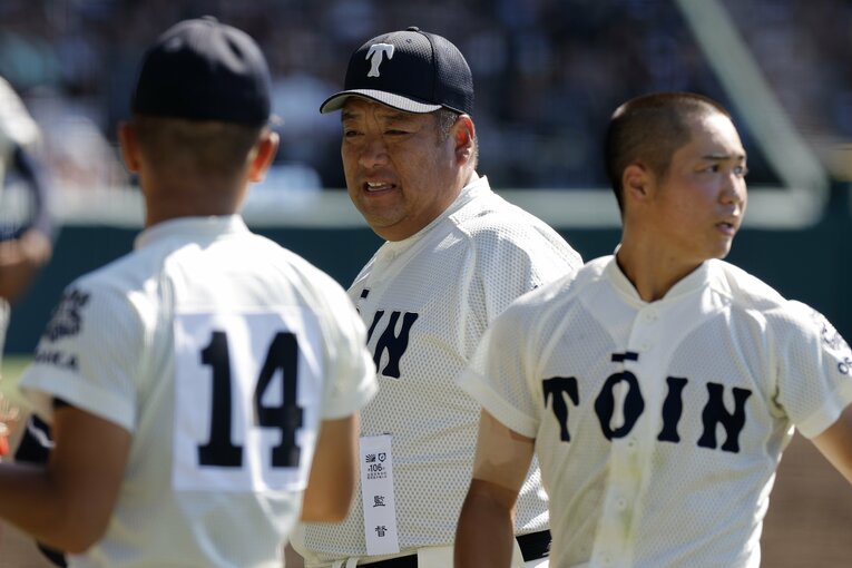 大阪桐蔭を率いる西谷浩一監督。今夏は甲子園2回戦で敗れた ©Shigeki Yamamoto