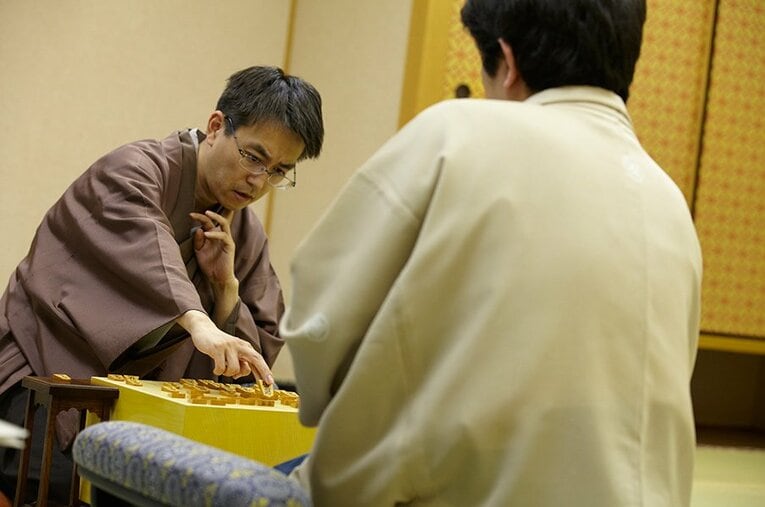 森内俊之九段と名局を繰り広げ続けた羽生善治九段　©Tadashi Shirasawa