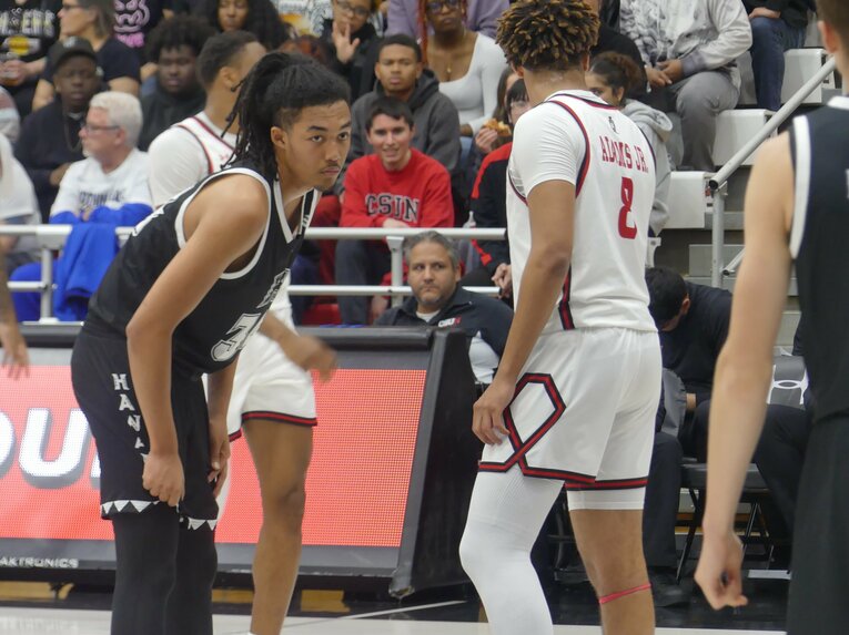 惜しくもカンファレンストーナメント進出を逃したハワイ大学。ジェイコブスも悔しそうな表情を浮かべていた　©︎Yoko Miyaji