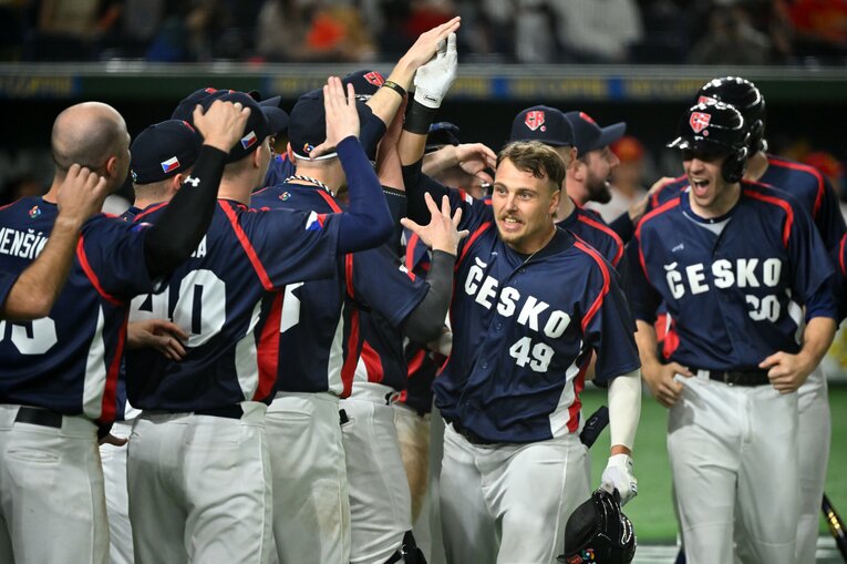 中国戦で劇的勝利を収めたチェコ代表　©Getty Images
