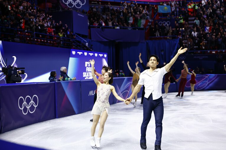 【りくりゅうペア仲良し写真】21日のエキシビションの様子（写真は右に続きます）　©Sunao Noto/JMPA