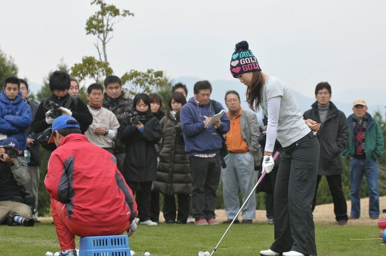 2008年、新年練習を報道陣に公開した上田桃子　©︎BUNGEI SHUNJU