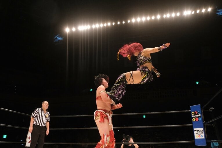 「日本スタイルも出し切った」イヨ・スカイが“WWEでは使えない大技”を…林下詩美が女子プロレス新団体で叶えた夢「今日は紫雷イオが見れた」(39)