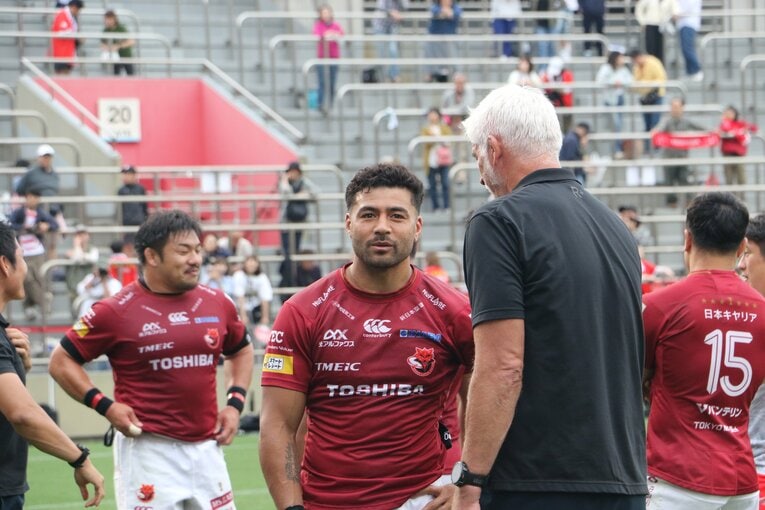 準決勝後のモウンガ。確かに右手を気にするそぶりは見せていたが…　©Nobuhiko Otomo