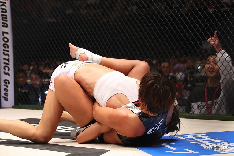 RENAvsシン・ユリ　©RIZIN FF