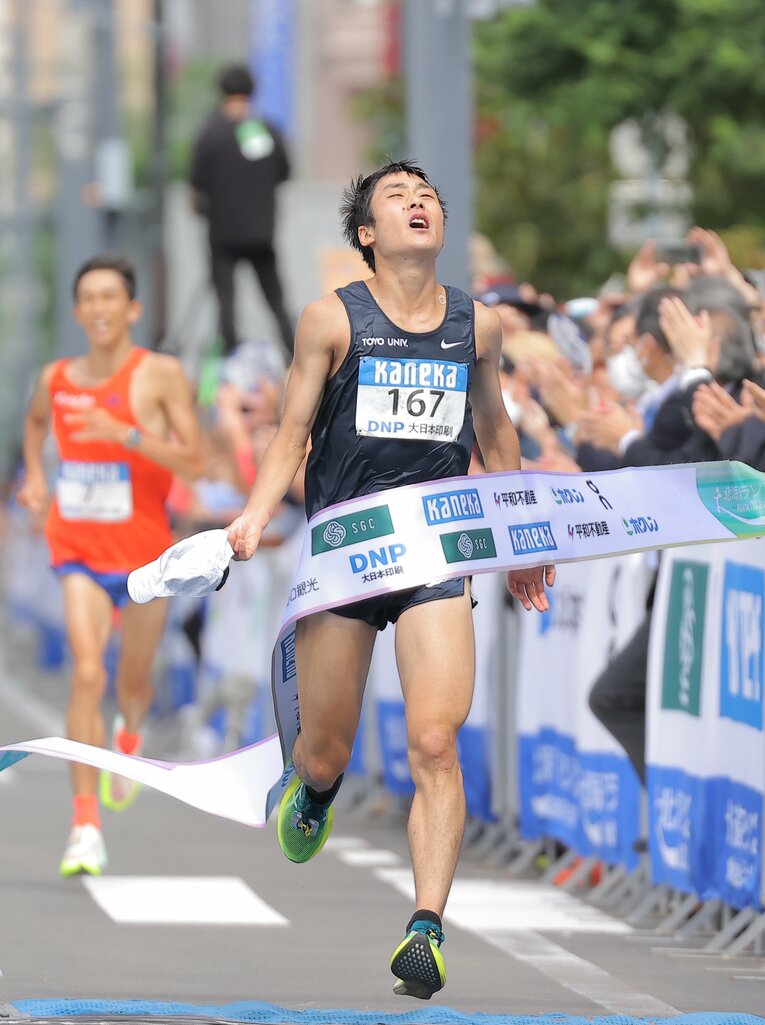 東洋大4年の柏優吾。昨年8月の北海道マラソン、2時間11分41秒で日本人トップになりMGCの出場権を獲得。それまで箱根駅伝出走未経験だった（今年は4区を走った）　©JIJI PRESS