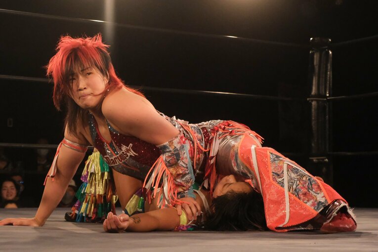 「あんまり胸を張って言えなくて…」悩んでいたAZMを受け入れた“5人のお姉ちゃん”との話…キャリア10周年「クソガキ全開で（笑）」(29)