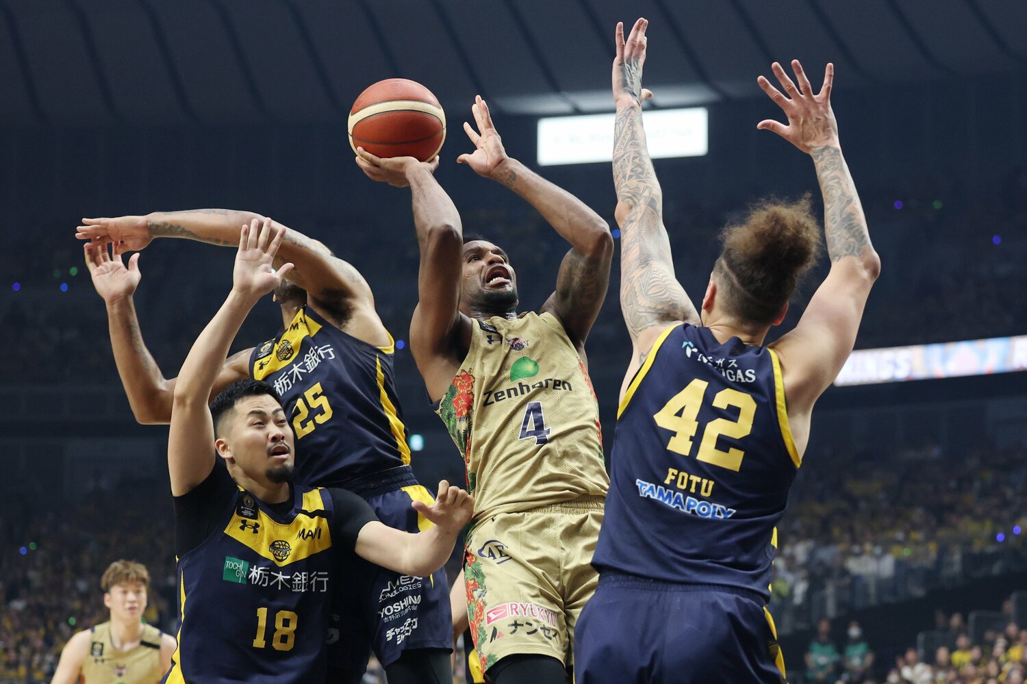 琉球の得点源でもあるローを第3ゲームの終盤では封じ込めた ©JIJI PRESS