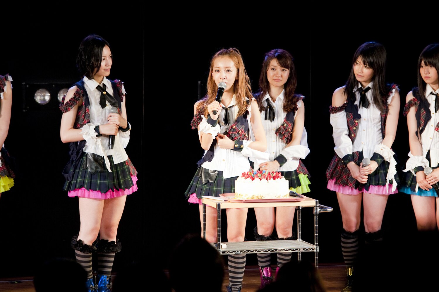 写真は2012年の板野友美生誕祭　©BUNGEISHUNJU