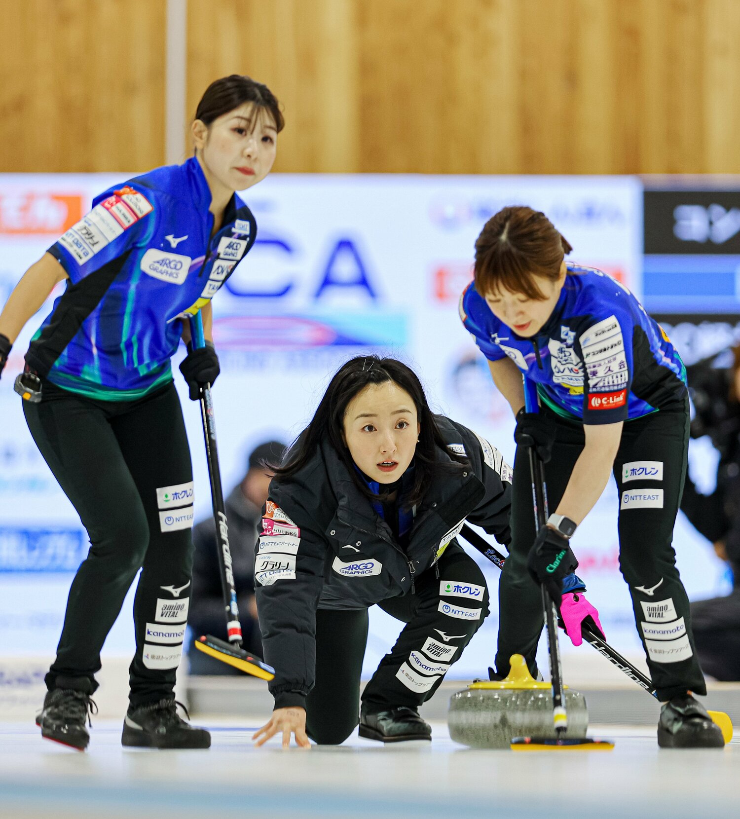 1次リーグで連勝スタートを切ったロコ・ソラーレだったが、フォルティウスとのタイブレークの末に敗退となった　©JIJI PRESS