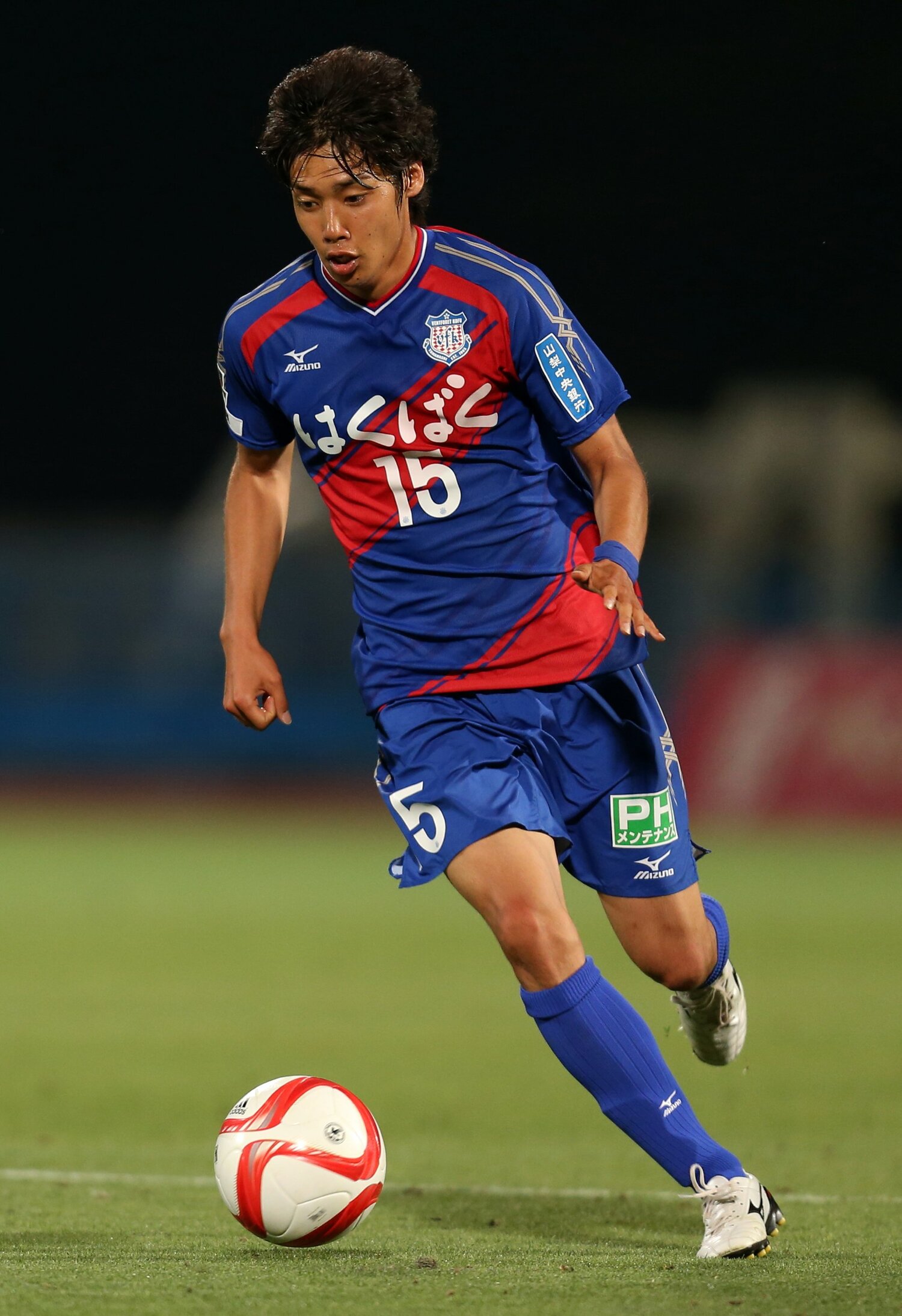 ヴァンフォーレ甲府でプロをキャリアをスタートさせた伊東純也(2015年)©Getty Images