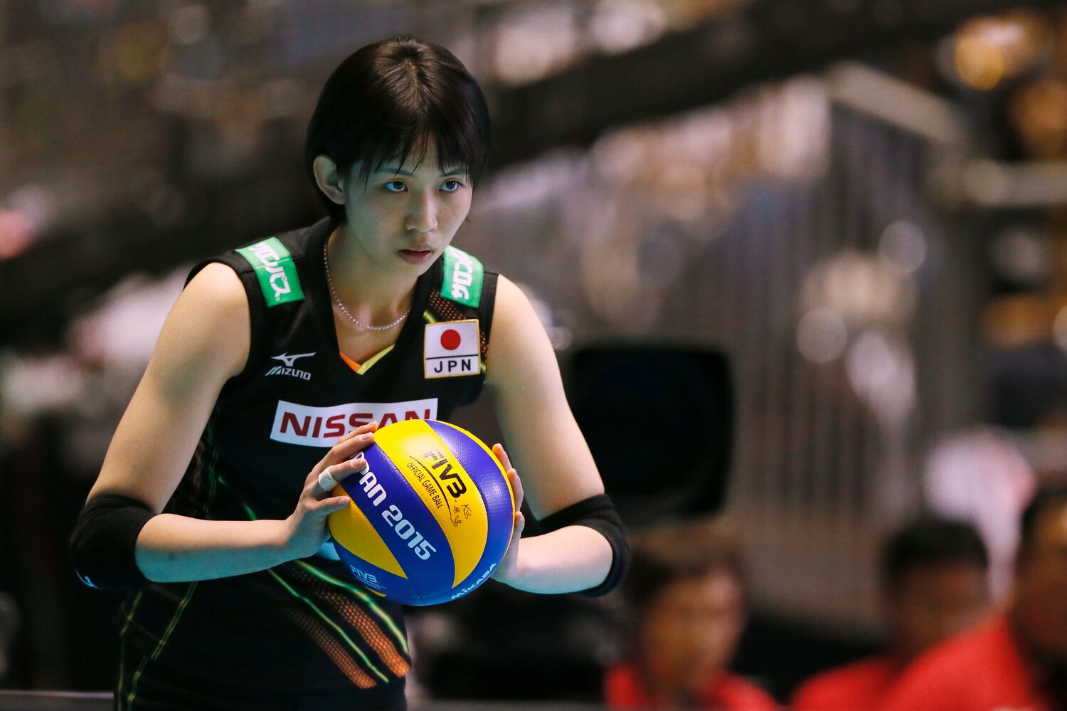 16歳で日本代表デビュー。2015年に争奪戦の末にNECレッドロケッツに加入、その後は長らく日本代表に定着した。リオ大会は惜しくも落選したが、オリンピックは2度経験した（写真は2015年）©︎AFLO SPORT