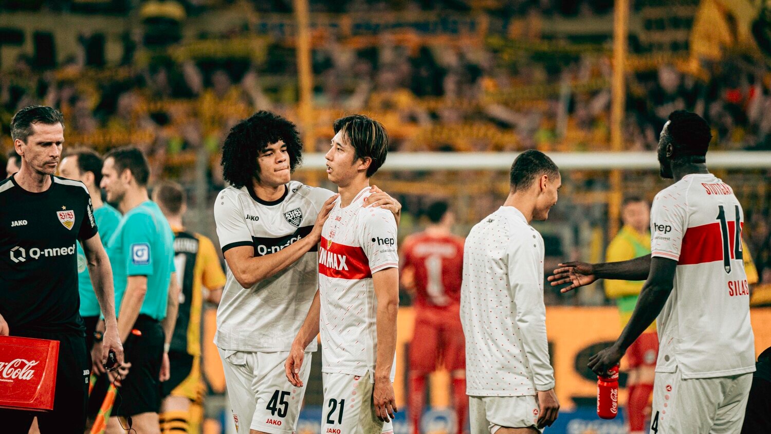 シュツットガルト時代の伊藤とチェイス・アンリ　©Taisei Iwamoto