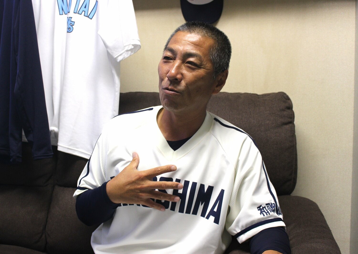 箕島高校、現監督の北畑清誠。箕島OB以外で初めて同校野球部の監督になった　©NumberWeb