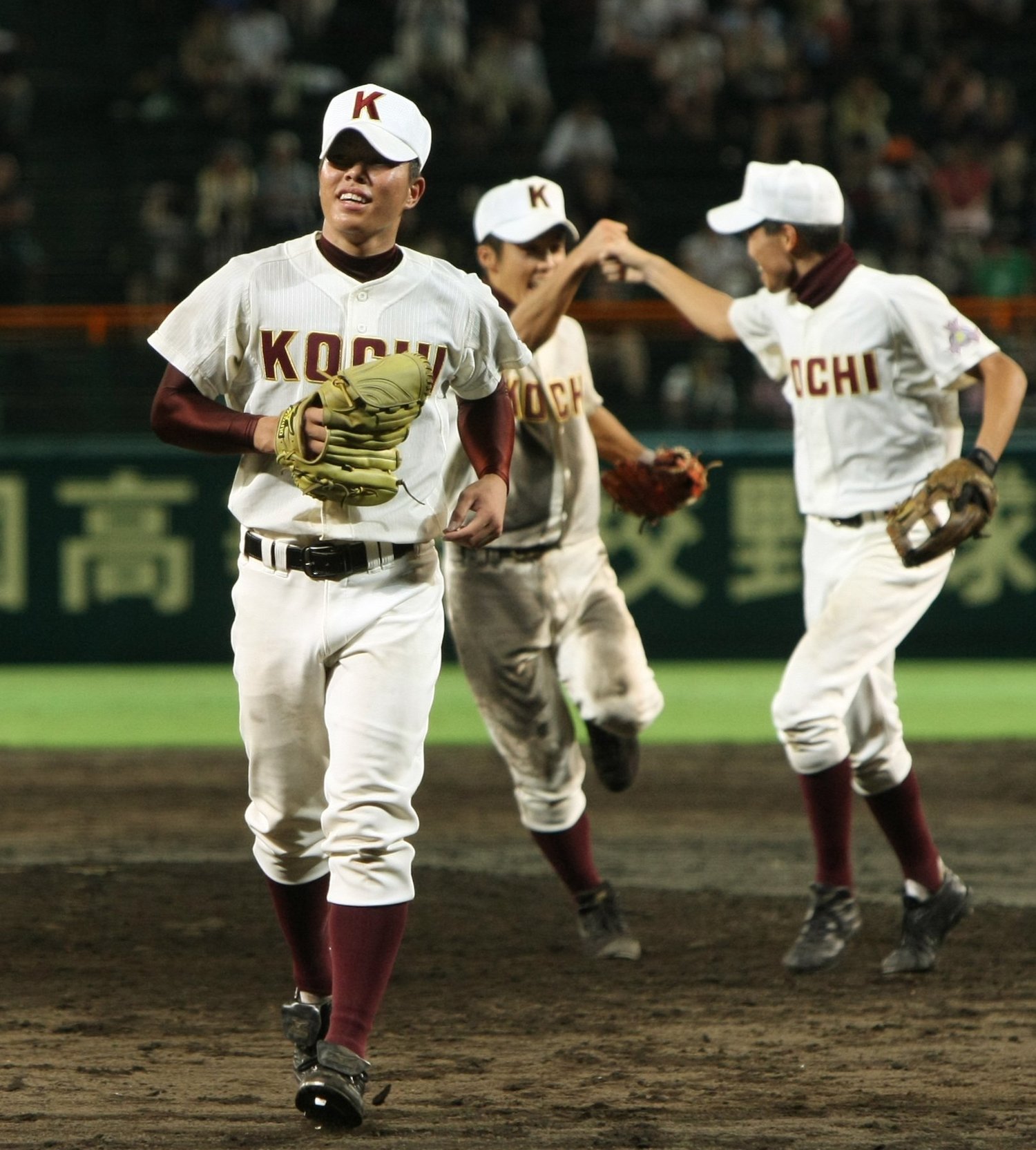 高知のエースだった公文克彦（左）。12年前の“3連戦”を制した