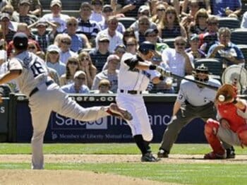 イチローとマリナーズ、10年目の「異常事態」。＜Number Web＞ photograph by KYODO