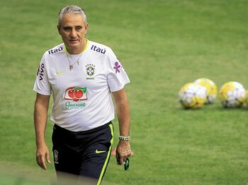 現ブラジル代表監督は史上最高 大連勝でw杯の悪夢を払拭中 4 5 海外サッカー Number Web ナンバー