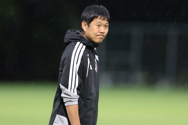 「ハハ、木崎さん冗談ですよ」森保一監督が私の肩をポンポンと叩き…W杯密着記者が見た“森保監督の素顔”「約40分間、ファンと自撮りし続け…」