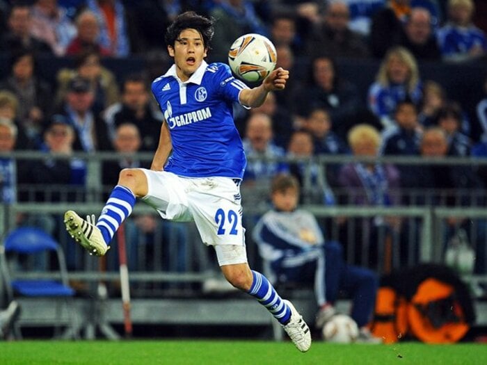 ようやく復調してきた「優しい男」。内田篤人の声に出さない忍耐力。＜Number Web＞ photograph by Bongarts/Getty Images 