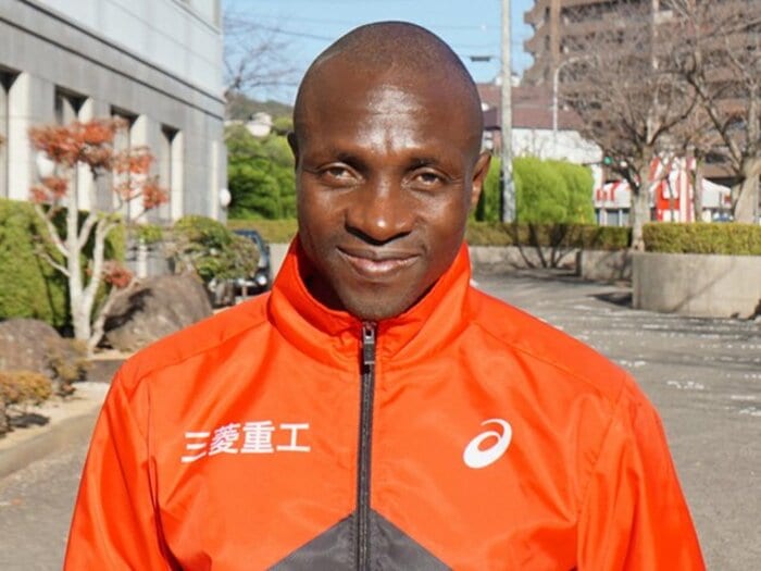 箱根駅伝“1年生で2区12人抜き”あの天才留学生…オムワンバは今、長崎にいた「後悔がゼロ、は嘘になるけど…」「まだ“見習い”です」<Number Web> photograph by Number Web