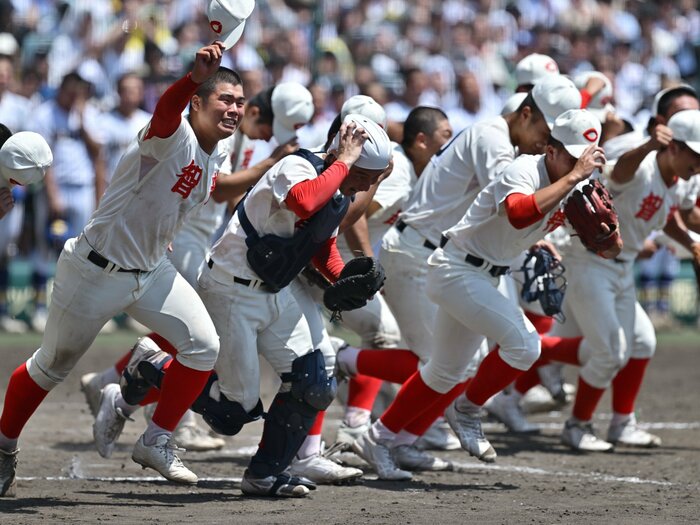 “甲子園優勝”智弁和歌山を「最も苦しめた男」は何者だった？「甲子園、見に行ったんですよ」まさかの「夢は美容師」だった“公立校の151キロ右腕”の軌跡＜Number Web＞ photograph by Hideki Sugiyama