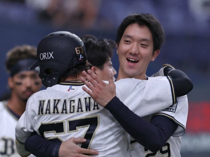 田嶋大樹「1人が好き…人と関わると自分が傷つく」孤高の左腕を変えた「結婚の幸せ」とオリックスの“父親ローテ”秘話「それはもう妻のおかげです」＜Number Web＞ photograph by SANKEI SHIMBUN