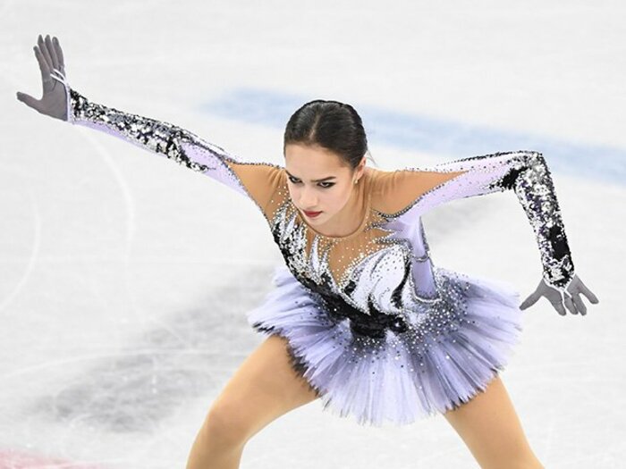 ザギトワ首位、メドベデワ2位のSP。自己ベストの宮原4位、坂本も5位に。＜Number Web＞ photograph by Asami Enomoto/JMPA