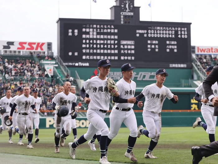 センバツ波乱…昨夏の王者が「まさかの初戦敗退」沖縄尚学の誤算は何だった？ 監督が明かした“意外な敗因”「ここが崩れたらダメなチームが…」＜Number Web＞ photograph by JIJI PRESS