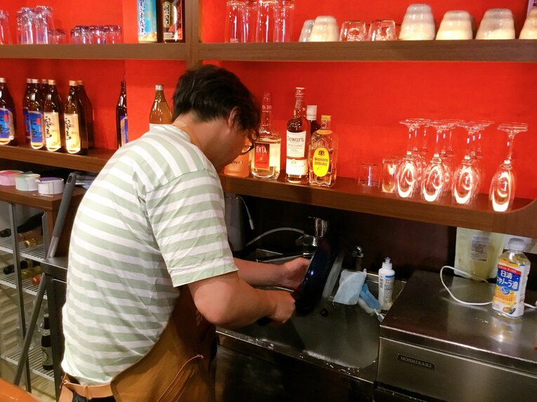 【プロ野球キャンプ】宮崎が誇る面白混沌スーパーの “逆転満塁ホームラン餃子”  ホークスの餃子王子もびっくり？(14)