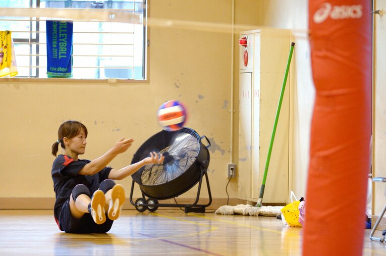 Number838号ナンバーノンフィクション「レシーブ無宿」より（2013年）©︎Asami Enomoto