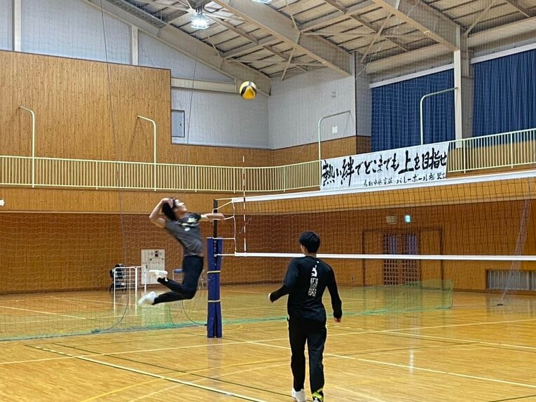 最後の春高バレーから1カ月、星原らは久しぶりに体育館で汗を流した　©︎Yuko Tanaka