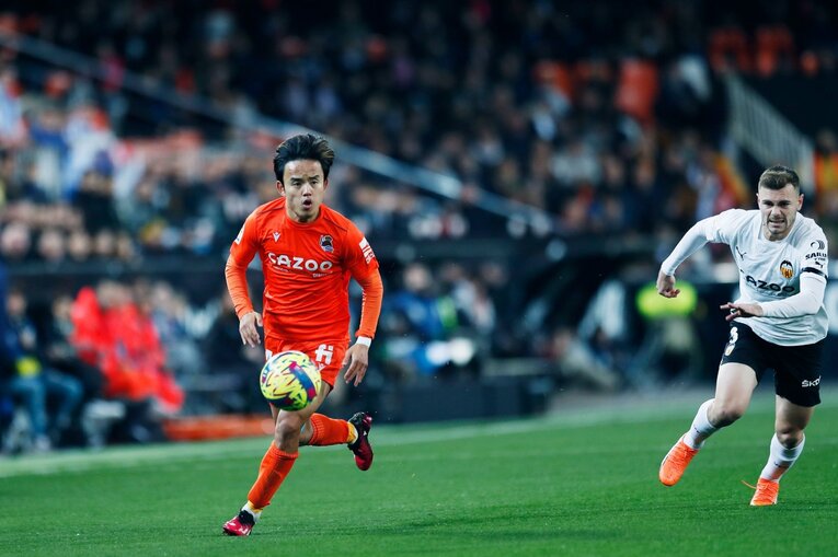 〈久保建英ソシエダ月間MVP〉敵地で憎まれるのは名が知れた証拠だが…「クボへの徹底マーク」と“1枚も撮れなかったシーン”とは(12)