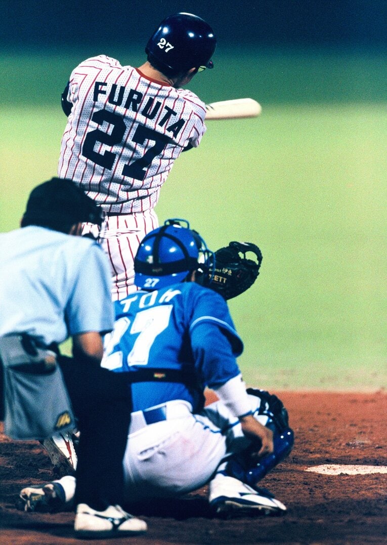 バッターとしてもヤクルト打線を牽引した古田敦也　©Sports Graphic Number