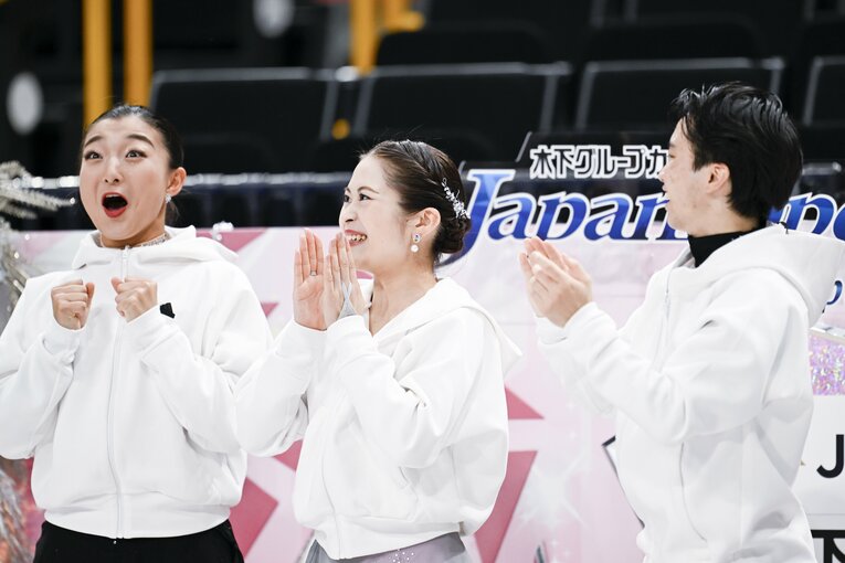 坂本花織（左）も宮原の演技を絶賛　©︎Asami Enomoto