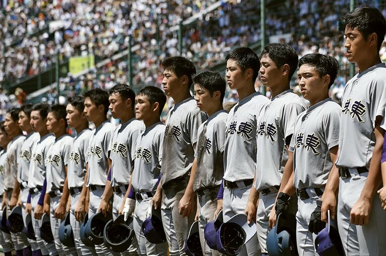 水谷公省は2019年夏に2年生4番として出場しながら、途中交代で花巻東も初戦敗退。誰よりも1年間の成長を甲子園で見たかったのは父かもしれない。 ／ photograph by Kyodo News