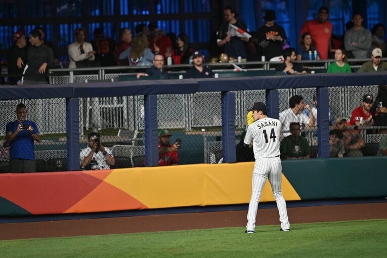 準決勝メキシコ戦に先発した佐々木朗希。痛恨の3ランを浴びたが、堂々としたピッチングだった　©︎Naoya Sanuki