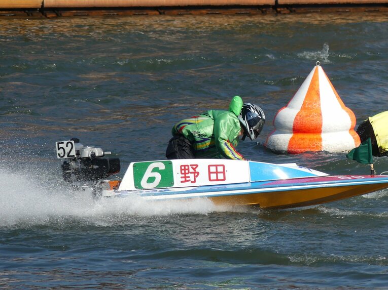 2022年11月3日、野田昇吾のデビュー戦（戸田ボートレース企業団提供）